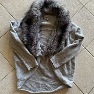 Cocoon knit sweater w removable faux fur